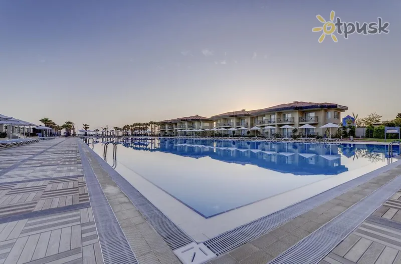 Фото отеля Radisson Blu Resort & Spa Cesme 5* Чешме Турция экстерьер и бассейны