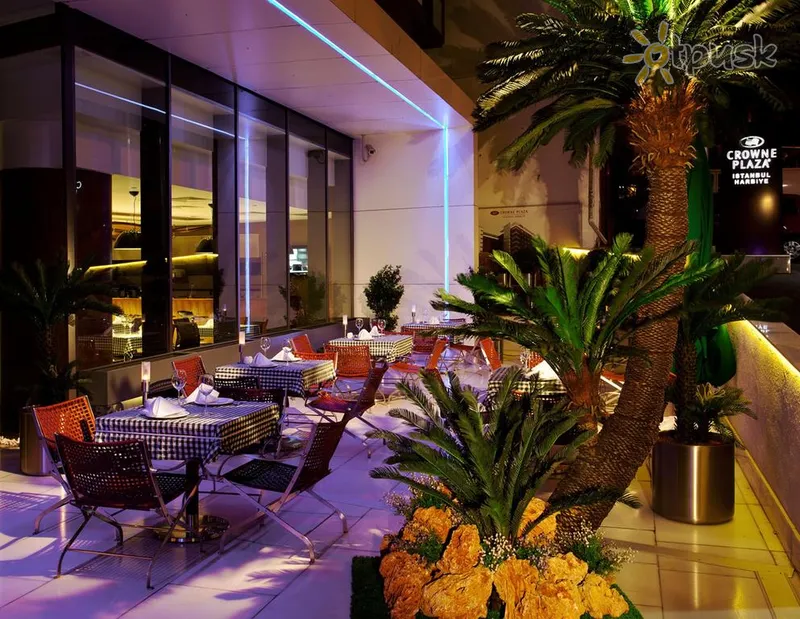 Фото отеля Crowne Plaza Istanbul Harbiye 5* Stambula Turcija bāri un restorāni