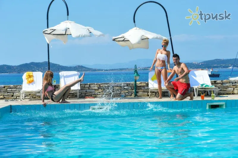 Фото отеля Xenia Ouranoupolis Hotel 4* Halkidiki — Athos Grieķija ārpuse un baseini