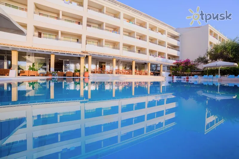 Фото отеля Elea Beach Hotel 4* Korfu Graikija išorė ir baseinai