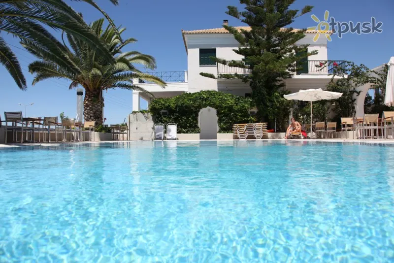 Фото отеля Kyparissia Beach Hotel 3* Peloponesas Graikija išorė ir baseinai