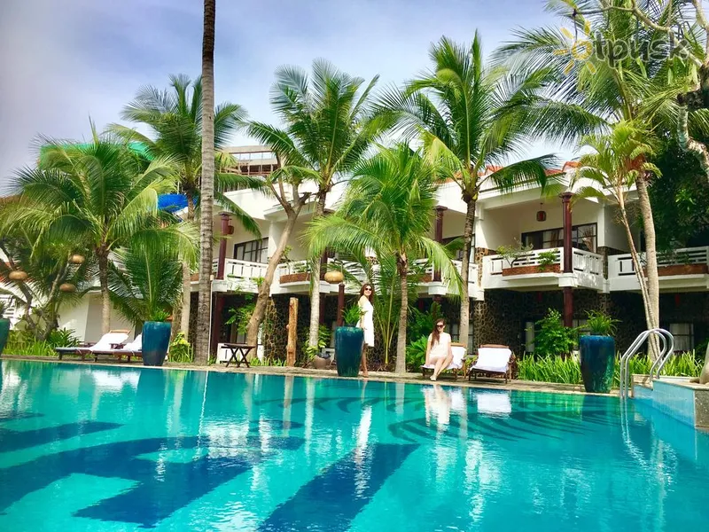 Фото отеля Ravenala Boutique Resort 3* Фантьет Вьетнам экстерьер и бассейны