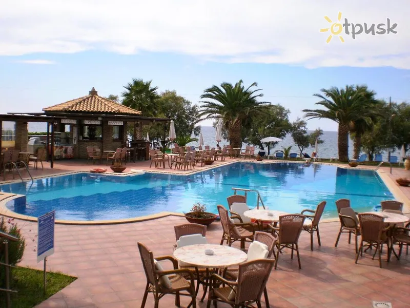 Фото отеля Oasis Hotel 3* Пелопоннес Греция бары и рестораны