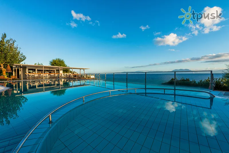 Фото отеля Niforeika Beach Hotel & Bungalows 3* Пелопоннес Греция экстерьер и бассейны