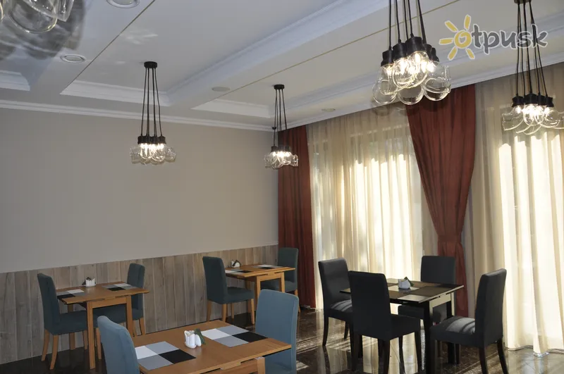 Фото отеля Lermont Hotel 3* Геленджик росія бари та ресторани