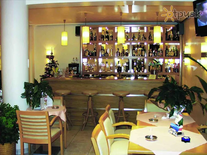 Фото отеля Iris Hotel 2* Halkidiki — Nea Kallikratia Grieķija bāri un restorāni