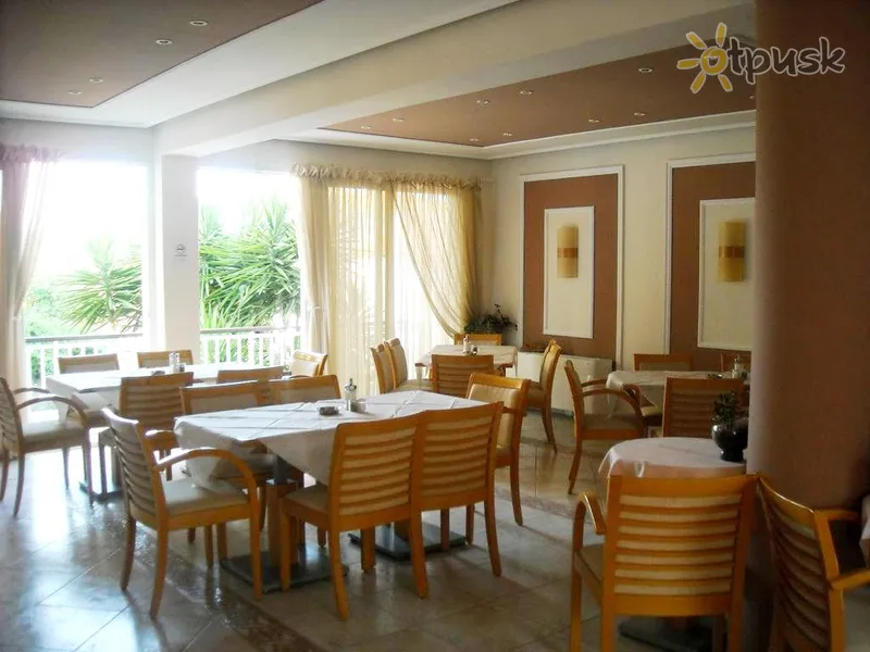 Фото отеля Iris Hotel 2* Chalkidikė – Nea Kallikratia Graikija barai ir restoranai
