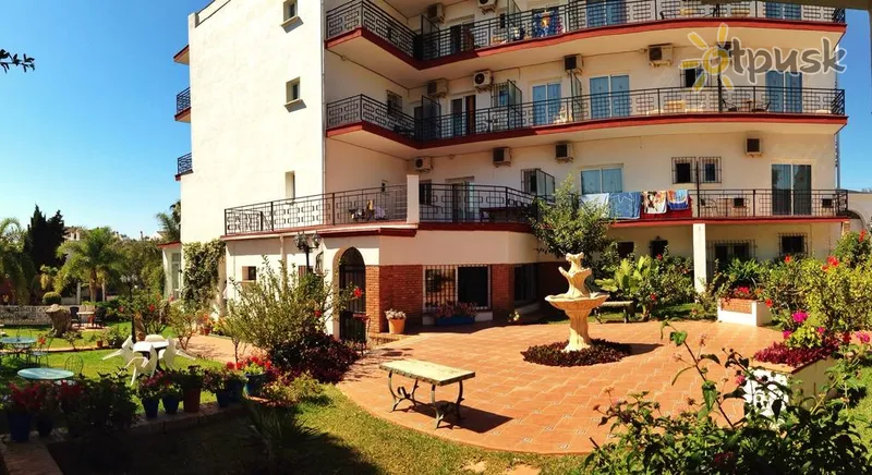 Фото отеля Carmen Teresa Hotel 3* Коста Дель Соль Испания экстерьер и бассейны