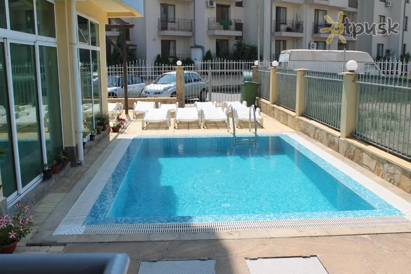 Фото отеля Aqua Blue Apartments 2* Saulainā pludmale Bulgārija ārpuse un baseini