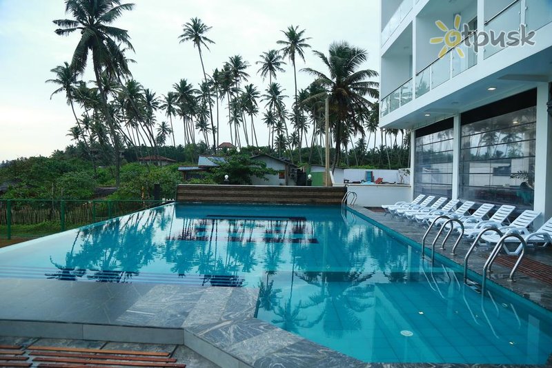 Фото отеля Twenty-Two Weligambay 4* Велигама Шри-Ланка экстерьер и бассейны