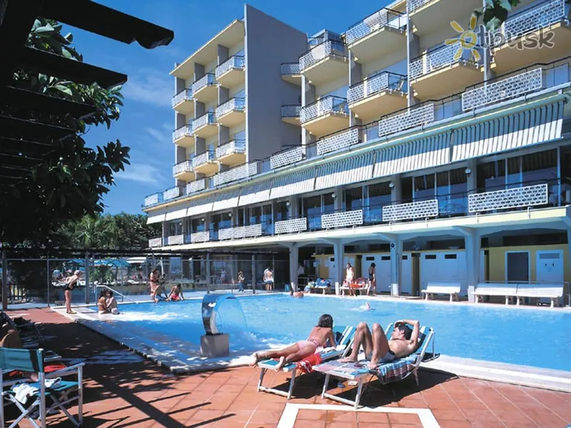 Фото отеля Bellevue et Mediterranee Hotel 4* Діано Маріна Італія екстер'єр та басейни