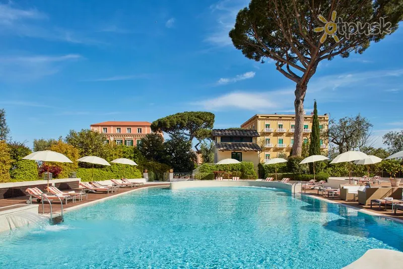 Фото отеля Grand Hotel Excelsior Vittoria 5* Сорренто Италия экстерьер и бассейны