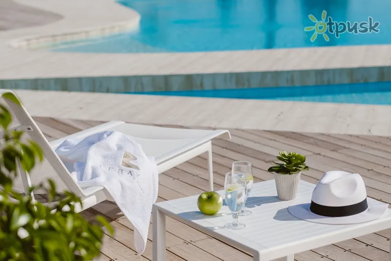 Фото отеля Lebay Beach Hotel 3* Larnaka Kipras išorė ir baseinai