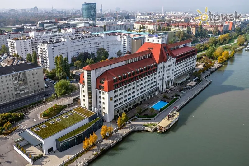 Фото отеля Hilton Vienna Danube Waterfront 4* Вена Австрия экстерьер и бассейны