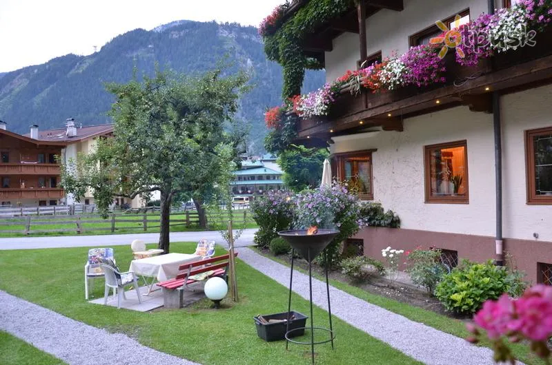 Фото отеля Pension Strolz Hotel 3* Mayrhofenas Austrija išorė ir baseinai