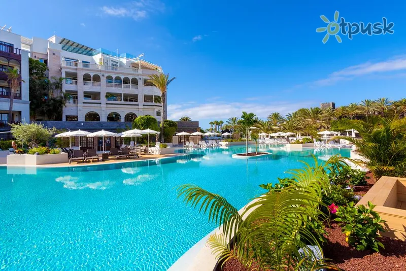 Фото отеля Gran Tacande Wellness & Relax Costa Adeje 5* par. Tenerife (Kanārijas) Spānija ārpuse un baseini