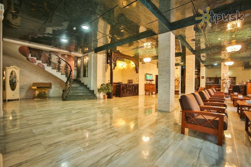 Фото отеля Wine Palace Hotel 4* Тбилиси Грузия лобби и интерьер