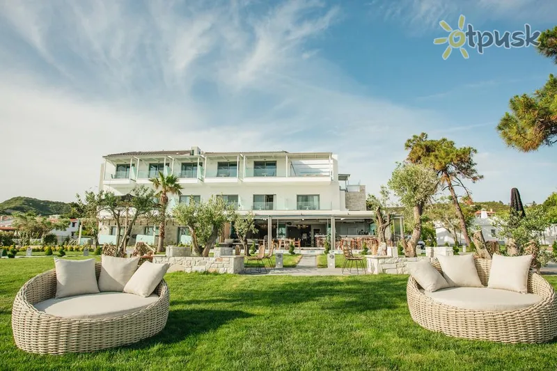Фото отеля Blue Carpet Suites 4* Halkidiki — Kasandra Grieķija ārpuse un baseini