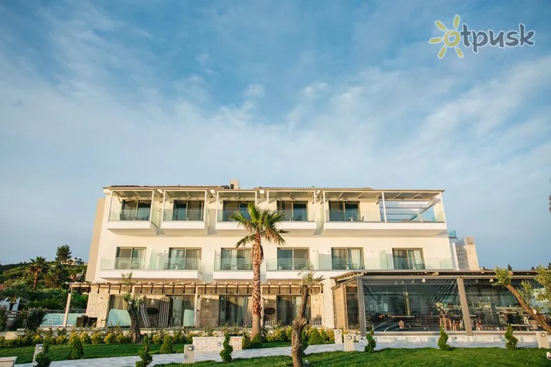 Фото отеля Blue Carpet Suites 4* Халкідікі – Кассандра Греція екстер'єр та басейни