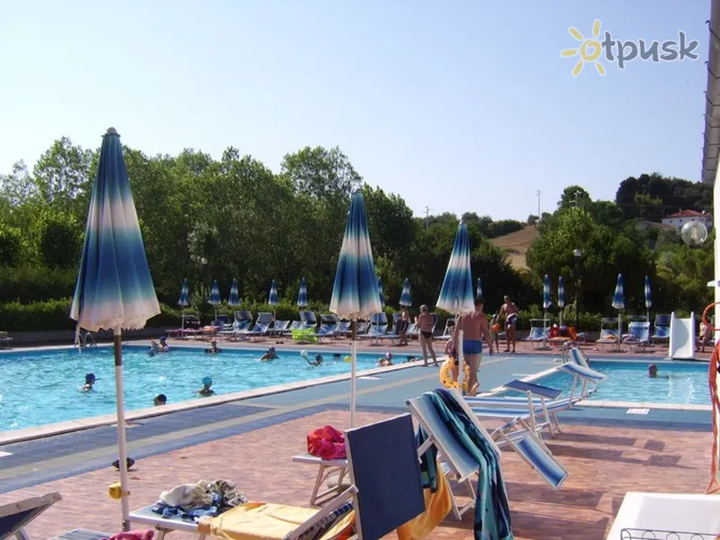 Фото отеля Paradise Vacanze 2* Анкона Італія екстер'єр та басейни