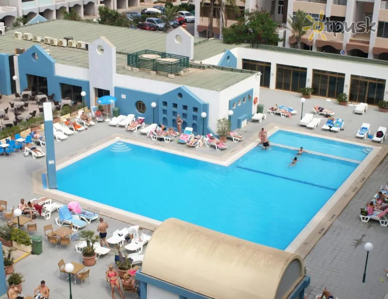 Фото отеля The St. George's Park Hotel 3* San Juliansas Malta išorė ir baseinai