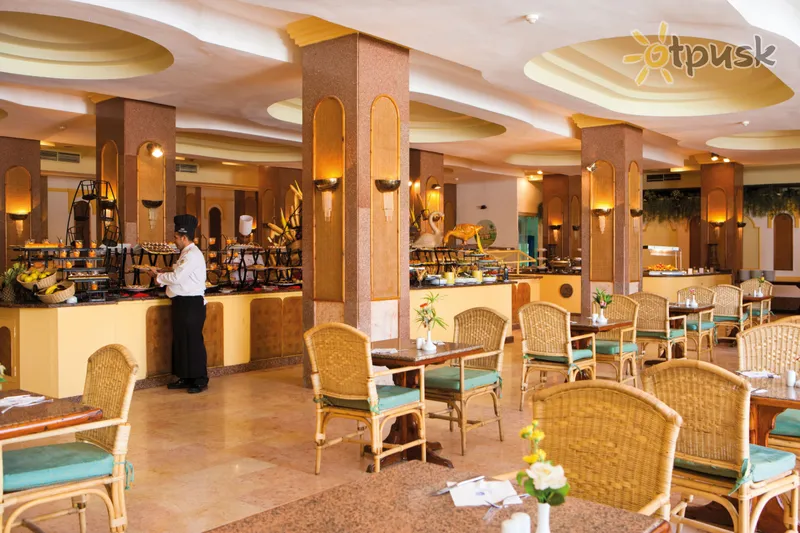 Фото отеля The Grand Hotel 4* Хургада Єгипет бари та ресторани