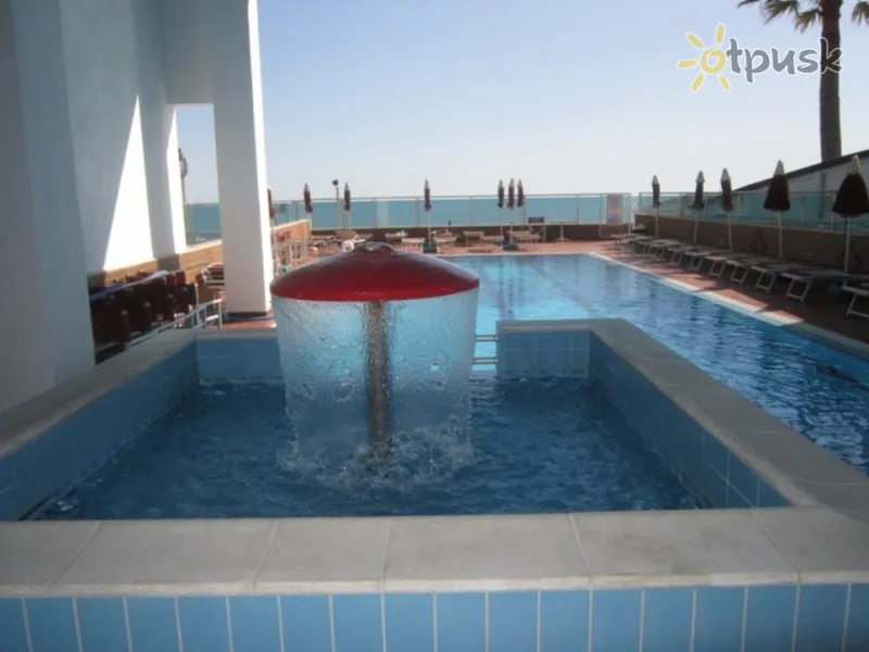 Фото отеля Vivas Hotel 4* Дуррес Албания экстерьер и бассейны