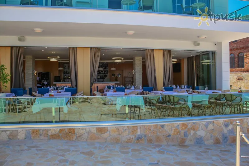 Фото отеля Luxury Hotel 4* Ксаміл Албанія бари та ресторани