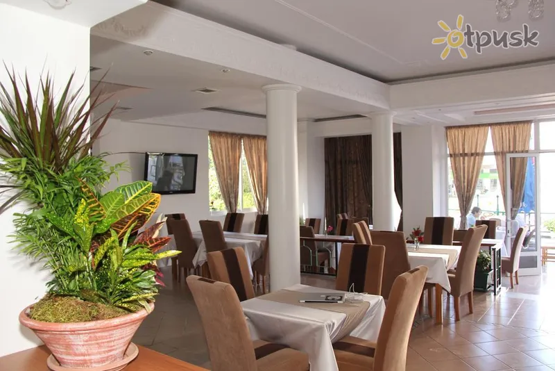 Фото отеля Fenix ​​Hotel Saranda 3* Саранда Албанія бари та ресторани