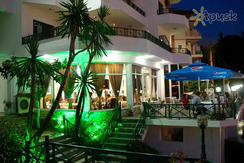Фото отеля Fenix ​​Hotel Saranda 3* Саранда Албанія бари та ресторани