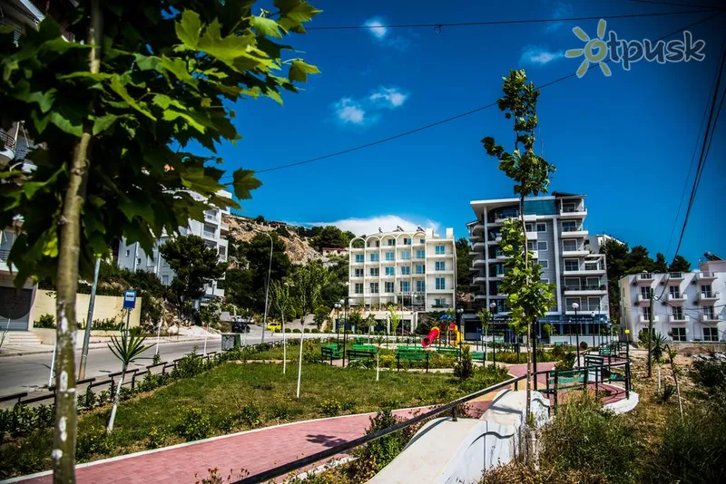 Фото отеля Oasis Hotel 3* Саранда Албанія екстер'єр та басейни