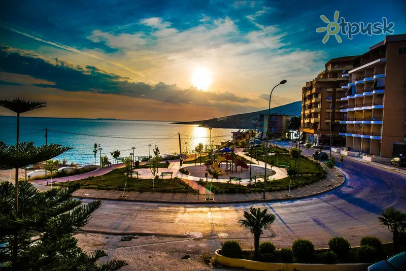 Фото отеля Oasis Hotel 3* Saranda Albanija išorė ir baseinai