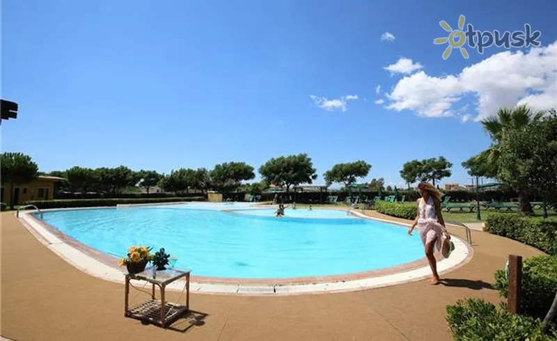 Фото отеля Marina del Marchese Beach Resort 4* Kalabrija Italija išorė ir baseinai