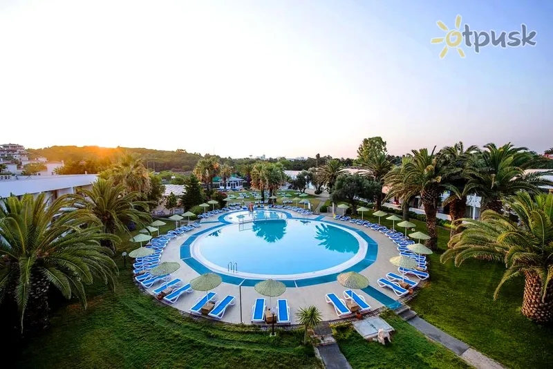 Фото отеля Altin Yunus Apart Beach Plus 5* Чешме Туреччина екстер'єр та басейни