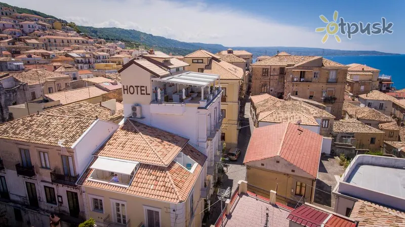 Фото отеля Piccolo Grand Hotel 4* Kalabrija Italija išorė ir baseinai
