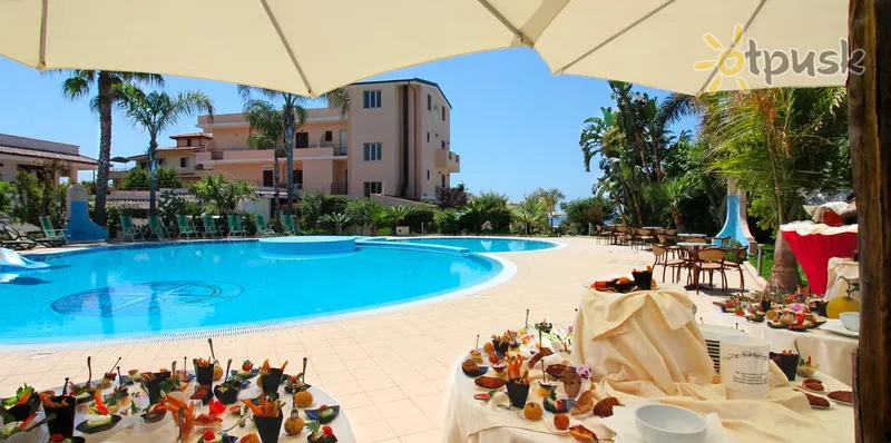 Фото отеля La Bussola Hotel Calabria 3* Kalabrija Italija išorė ir baseinai