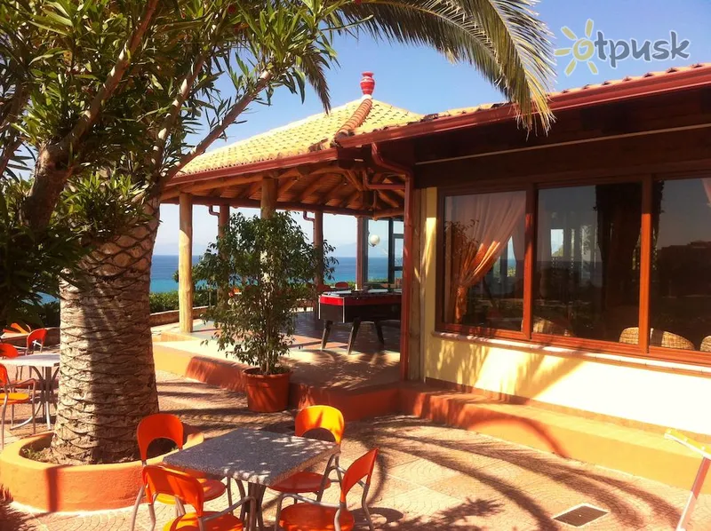 Фото отеля New Paradise Residence 2* Калабрія Італія екстер'єр та басейни