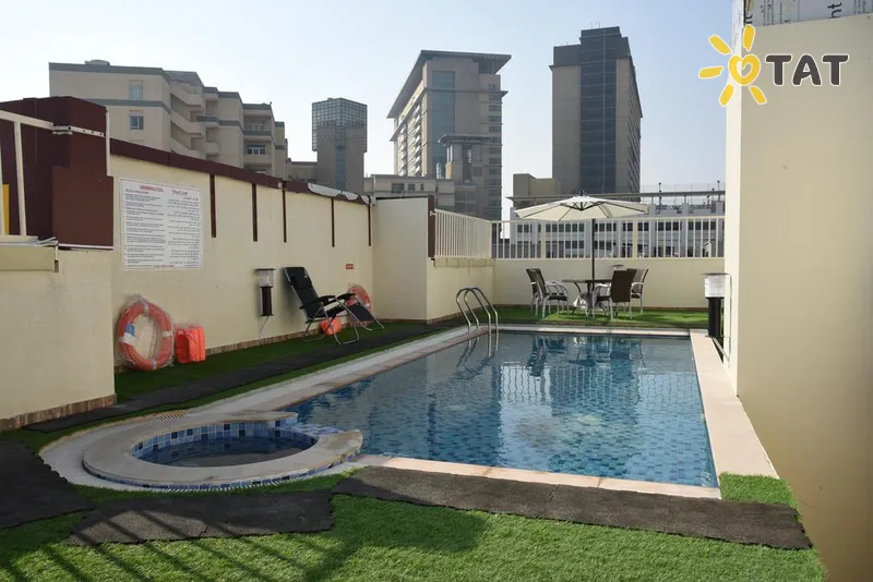 Фото отеля OYO 114 Voyage Hotel 3* Дубай ОАЭ экстерьер и бассейны