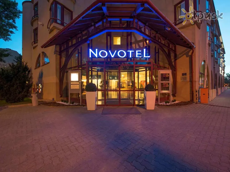 Фото отеля Novotel Szekesfehervar 4* Секешфехервар Венгрия экстерьер и бассейны