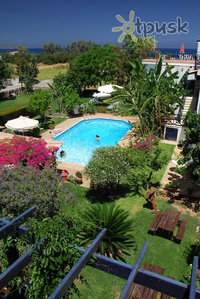 Фото отеля Bay View Hotel Apartments 3* Пафос Кіпр екстер'єр та басейни