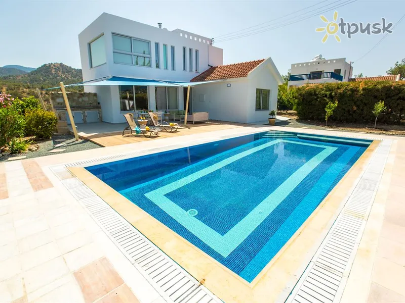 Фото отеля Mediterranean Coast Deluxe Villa 3* Пафос Кипр экстерьер и бассейны