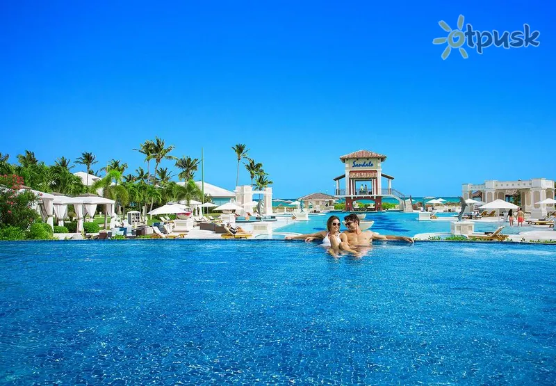 Фото отеля Sandals Emerald Bay Resort 5* Bahamos Bahamos išorė ir baseinai