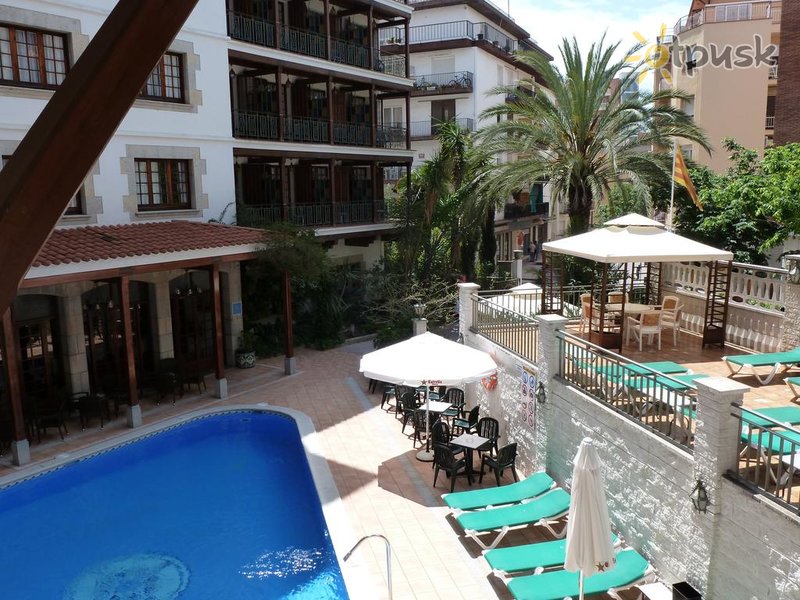 Фото отеля La Carolina Hotel 4* Коста Брава Испания экстерьер и бассейны