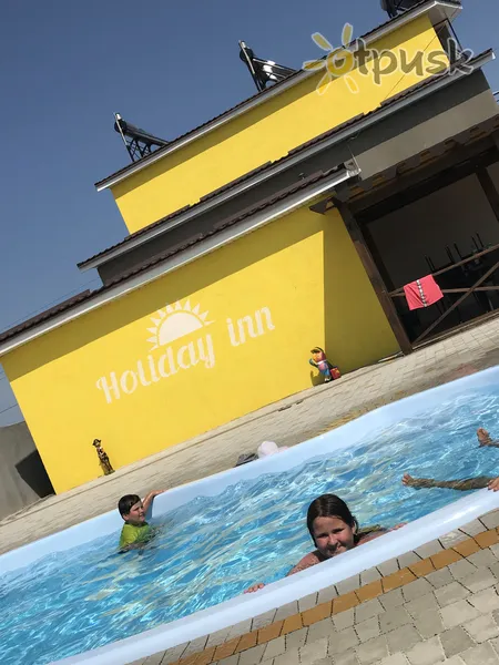 Фото отеля Holiday Inn 2* Арабатская стрелка Украина экстерьер и бассейны