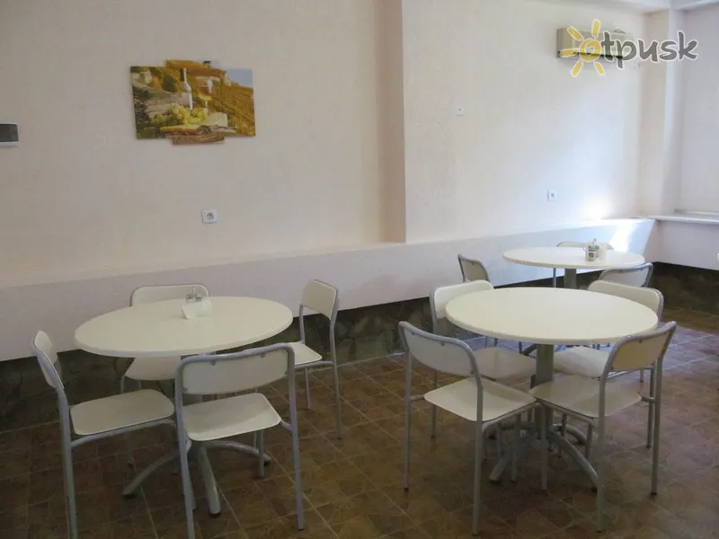 Фото отеля Бриз 2* Partenīts Krima bāri un restorāni
