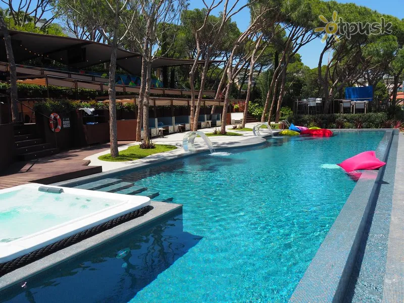 Фото отеля Alabriga Hotel & Home Suites 5* Коста Брава Испания экстерьер и бассейны