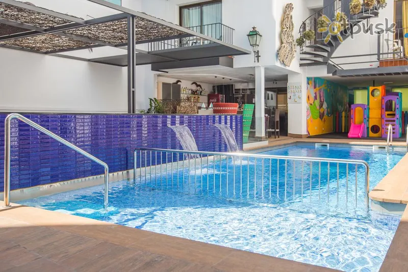 Фото отеля Neptuno Apartamentos 3* Коста Дель Маресме Іспанія екстер'єр та басейни