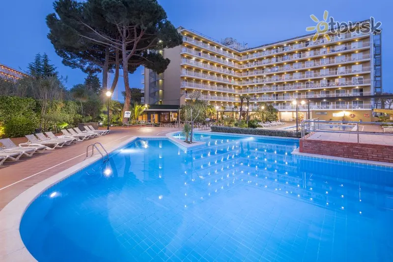 Фото отеля President Calella Hotel 3* Kosta del Maresme Spānija ārpuse un baseini