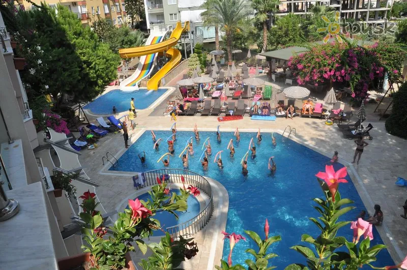 Фото отеля Erkaptan Apart Hotel 4* Alanija Turkija išorė ir baseinai