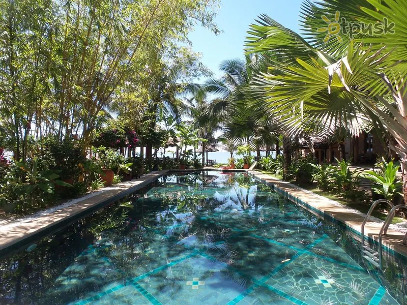 Фото отеля Full Moon Beach Resort 3* Фант'єт В'єтнам екстер'єр та басейни